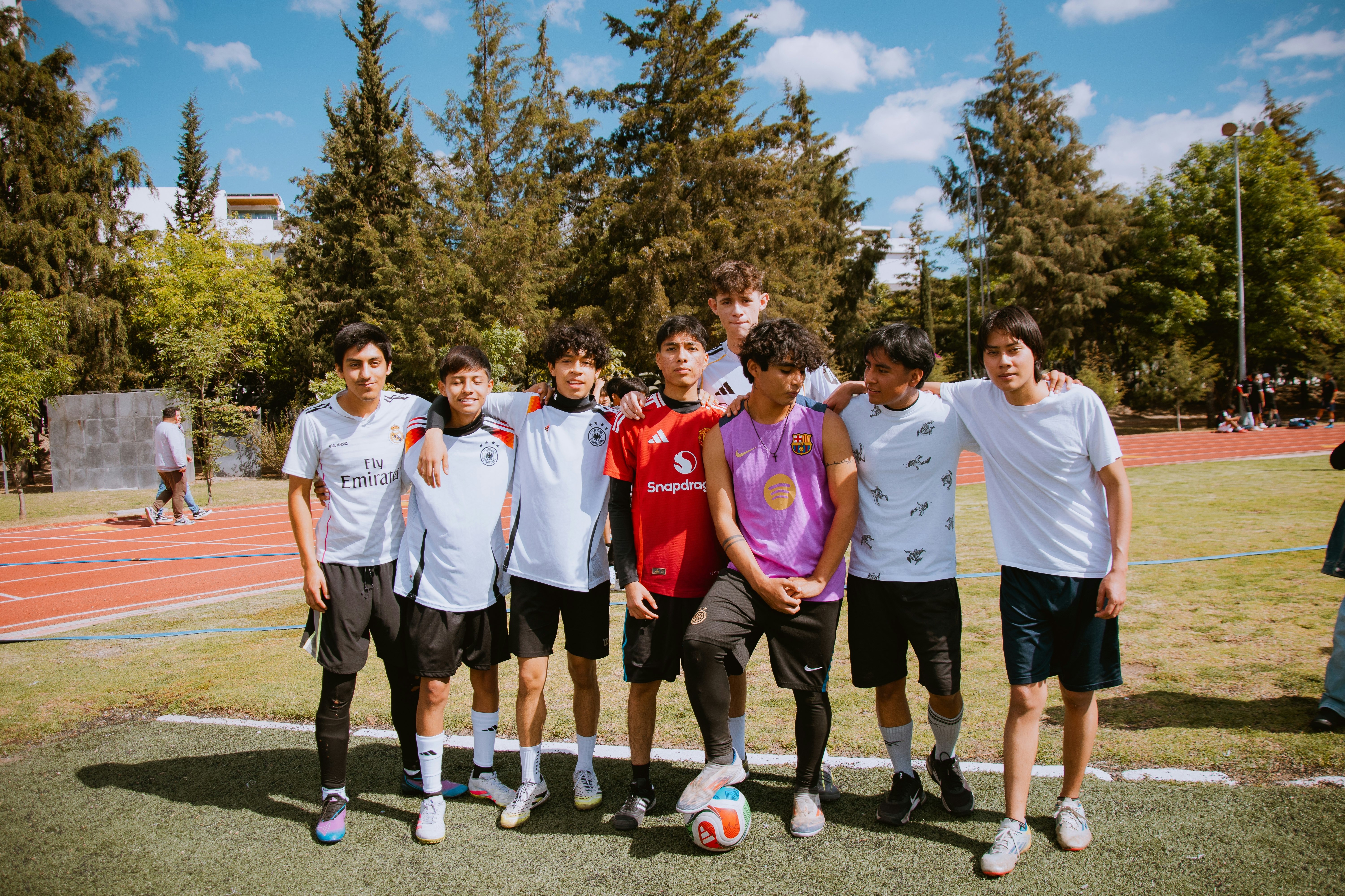 od体育：屡献神扑！巴萨2比0西班牙